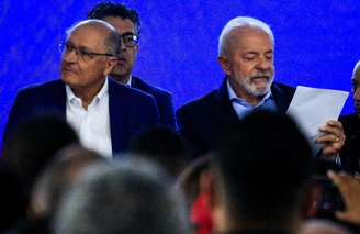 Alckmin e Lula durante evento em São Paulo