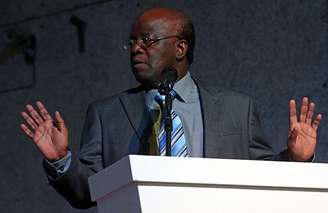 O ministro Joaquim Barbosa antecipou a aposentadoria no STF em 2014