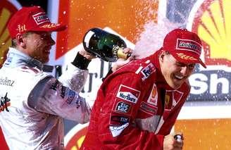 Mika Häkkinen e Michael Schumacher protagonizaram uma das maiores rivalidades da história da Fórmula 1 no fim dos anos 1990