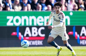 Bounida soma dois gols e oito assistências na atual temporada pelo Ajax.