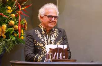 O escritor Milton Hatoum na cerimônia de posse na ABL, na noite desta sexta-feira, 24