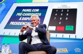 O ex-governador de Goiás Ronaldo Caiado (PSD) falou sobre pré-candidatura a podcast