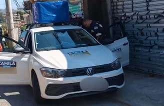 Corpo foi encontrado dentro de veículo em Itapevi, na Grande São Paulo