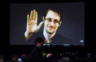 Snowden aparece em vídeo durante conferência em colégio do Canadá. 02/02/2015.