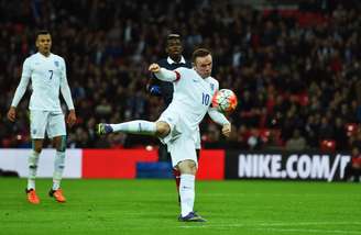 Chineses querem que Rooney encerrem carreira no futebol asiático