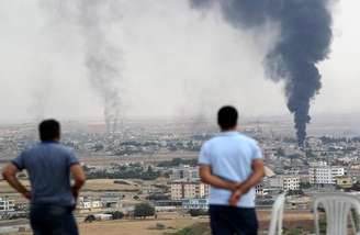 Bombardeio da Turquia em Ras al-Ayn, no Curdistão sírio
