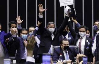 Os primeiros oito meses da gestão de Lira mostram que o deputado tem exercido um poder inédito na história recente da República