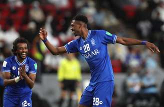 Jogadores do Al Hilal celebram na vitória sobre o Al Jazira pelo Mundial de Clubes.  6/2/2022 REUTERS/Matthew Childs