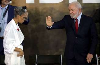 Marina Silva e Lula durante cerimônia em comemoração ao Dia Mundial do Meio Ambiente, no Palácio do Planalto, em Brasília