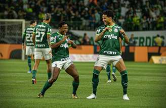 Endrick e Murilo comemoram gol diante do América, no Allianz Parque