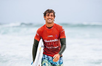 O surfista brasileiro tem 23 anos