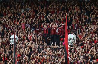 Torcida do Athletico na última partida contra o Galo Maringá - 