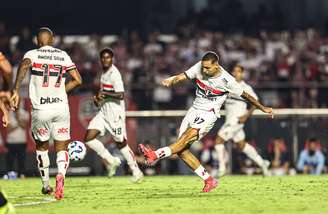 Matheus Alves completou 3 dribles certos na partida (Photo by Rubens Chiri)