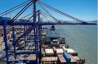 A futura concessionária vai administrar o acesso aos portos por 25 anos, com chance de prorrogação por até 70 anos