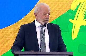 O presidente Lula (PT) em reunião do Conselhão, nesta terça-feira, 5