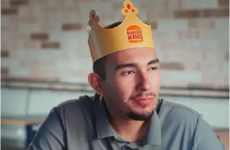 Roberto Faria Thomaz, de 19 anos, fez uma ação publicitária com uma grande rede de fast food após repercussão de sua história