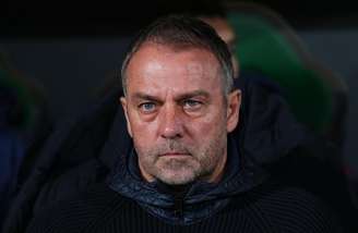 Hansi Flick durante partida do Barcelona 