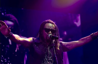 Nas redes sociais, Toni Garrido compartilhou registros do show e não citou o incidente publicamente