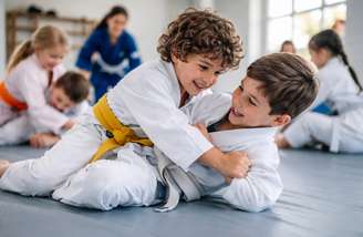 Sem telas e supervisão constante, crianças tinham mais autonomia para desenvolver características como resiliência e autoconfiança
