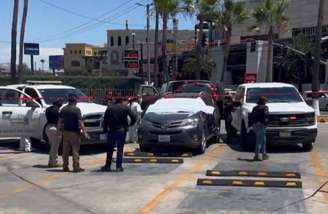 Policiais encontram cadáver dentro de um carro no México –