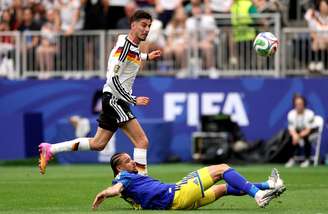  Kai Havertz (Alemanha) fez o sétimo gol contra o Curaçao finalizando com o pé esquerdo do lado esquerdo da área depois de um contra-ataque