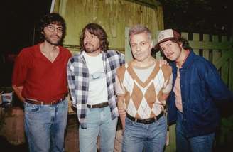 Maglore amplia sua mistura de Rock e MPB com referências oitentistas em seu novo disco “Fluxo Natural”