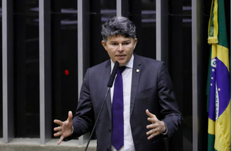 José Medeiros (PL) que disse que seu eleitor “bebe detergente” foi eleito o segundo mais votado ao Senado por Mato Grosso