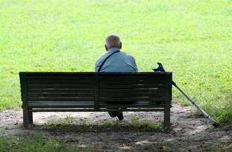 Idosos solitários correm o risco de morrer mais cedo, segundo estudo