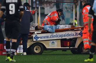 Hernanes deixa duelo entre Lazio e Juventus após sofrer acidente feio
