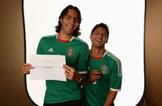 Em fase complicada nas Eliminatórias para a Copa do Mundo de 2014, o México volta suas atenções à Copa das Confederações. A equipe mexicana teve as fotos oficiais divulgadas para o torneio. Veja: