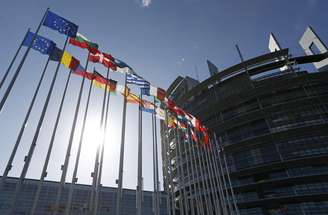 <p>União Europeia mantém sanções contra Síria até 2015</p>