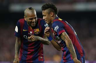 Dani Alves, Neymar e mais três jogadores do Barça estão na seleção da UEFA