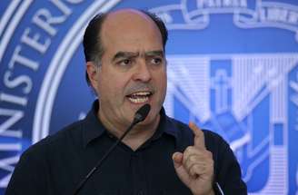 Julio Borges, parlamentar da oposição na Venezuela, após reunião entre governistas e oposicionistas em Santo Domingo
31/01/2018 REUTERS/Ricardo Rojas