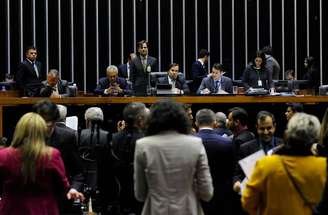 Ordem do dia para discussão e votação de diversos projetos no Plenário da Câmara dos Deputados