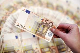 Imagem ilustrativa de notas de euro 19/03/2012 REUTERS/Dado Ruvic 