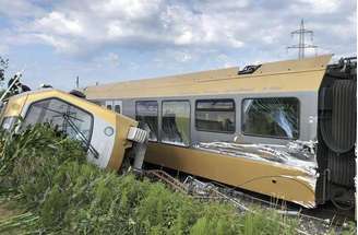 Trem descarrila na Áustria e deixa quase 30 feridos