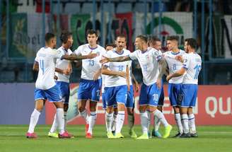Itália vence Armênia de virada.