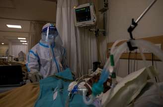 Paciente com coronavírus é tratado em hospital em Nova Délhi, na Índia
05/09/2020
REUTERS/Danish Siddiqui