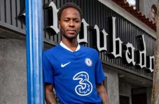 Sterling teve a casa invadida por ladrões