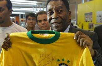 O futebol brasileiro morreu com o Rei Pelé? O falecimento de Edson Arantes do Nascimento é simbólico nesse sentido? 