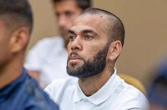  Daniel Alves vai falar que estava bêbado e não sabia o que estava fazendo. A defesa, aliás, contará com o apoio de Joana Sanz