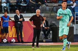 Miguel Medina/AFP via Getty Images - Legenda: Mourinho conquistou a Liga Conferência com a Roma