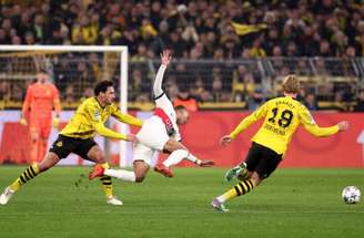 Divulgação/Borussia Dortmund - Legenda: Jogadores do Borussia Dortmund durante treinamento da equipe -