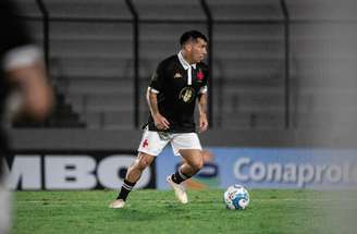 - Fotos: Leandro Amorim/Vasco - Legenda: Medel deixa o Vasco e assina com o Boca Juniors, da Argentina