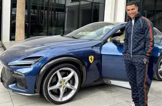 Reprodução/Instagram - Legenda: Cristiano Ronaldo possui uma coleção de carros de luxo