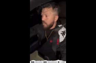 Rossi foi cobrado por torcedores ao chegar seu condomínio –