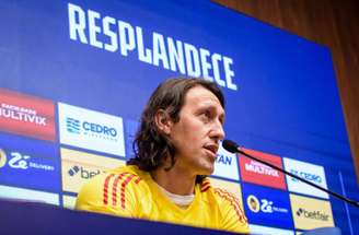 Cássio tem prioridade, mas disputa é boa para o técnico Fernando Seabra –