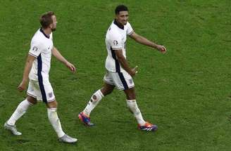 Bellingham celebra seu primeiro gol pela Inglaterra na Eurocopa em duelo com a Sérvia –