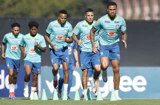Milton Neves aponta crise geracional na Seleção Brasileira –