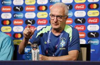 Dorival Júnior em coletiva pela Seleção –